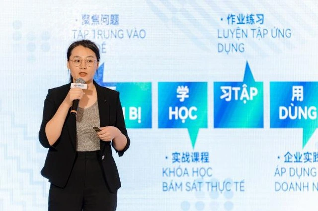 Bà Milly Wang - COO Sands Bosum Business đang chia sẻ các lợi ích mà Bosum có thể cung cấp cho các doanh nghiệp Việt